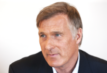 Maxime Bernier hires former ombudsman to prepare legal action against Warren Kinsella over racism claims
