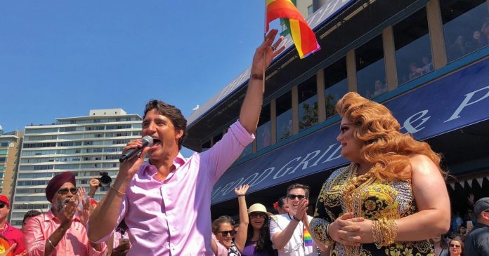 Justin-Trudeau-Vancouver-Pride-Parade-2018-e1533512356298