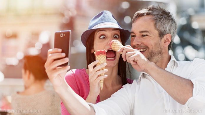 Selfie-Funny-Face-Ice-Cream-Phone