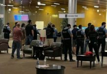 Dozens of Chicago Police Officers Turn Their Backs to Mayor Lightfoot During Hospital Visit for Critically Injured Officer