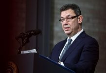 Pills with microchips: Pfizer CEO is in love, by John Rappoport