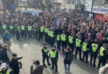 Five people have been arrested after a clash between protests and counter-protesters over a drag queen story hour in the UK.