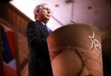 Mitch McConnell Becomes Only Senate Republican to Oppose Gabbard During Floor Vote