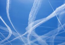 Chemtrail Pilot Admits Dumping Toxins All Over Humanity