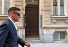 Peter Theil confronted by Dan Dicks on Jeffrey Epstein